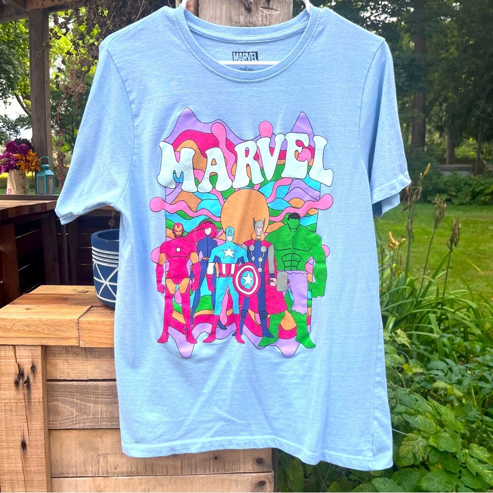 Marvel Tshirt Hulk, Captain America, Iron Man Ladies Large